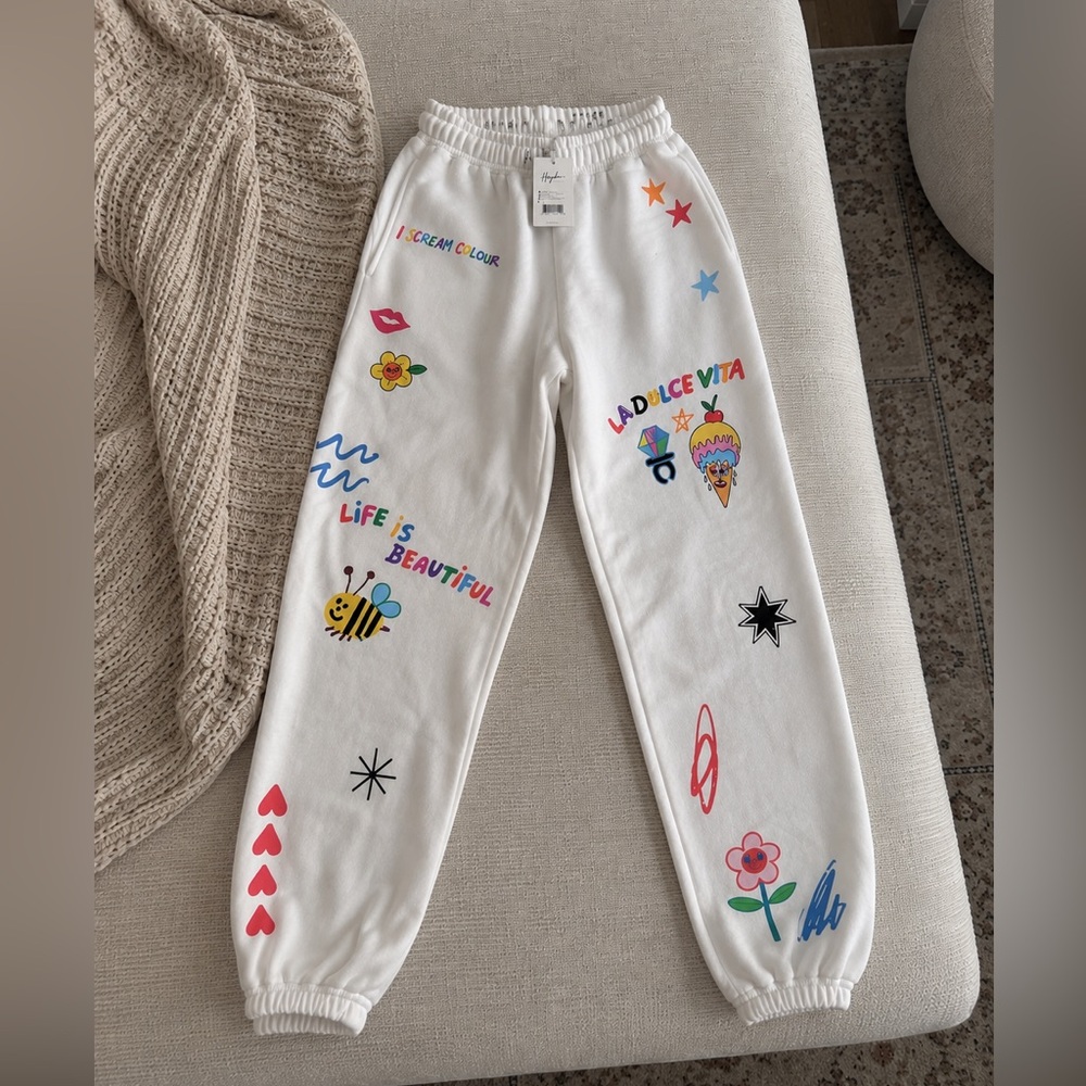 The Mayfair Group “La Dolce Vita” Graphic Sweatpants White NWT Size: M/L